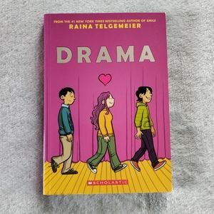 Raina Telgemeier "Drama" Graphic novel